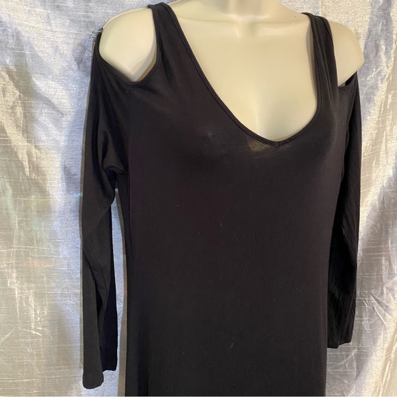 Madison by ShoeDazzle dress, cold shoulder, SZ L, fair condition has tiny hole - Picture 1 of 10